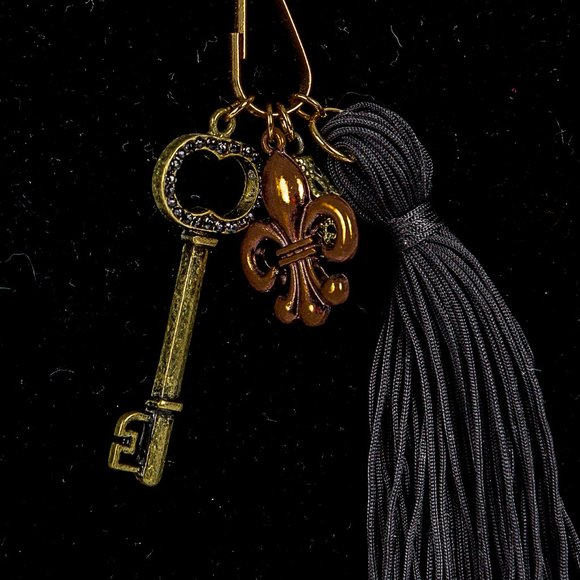 NWOT ribbon and tassel necklace - long - Picture 3 of 3